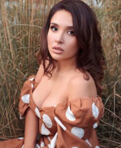 дибцева голая грудь